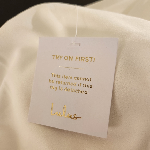 Lulus White Strapless Wedding Dress with Train NWT Size Small Flaws - Picture 9 of 11